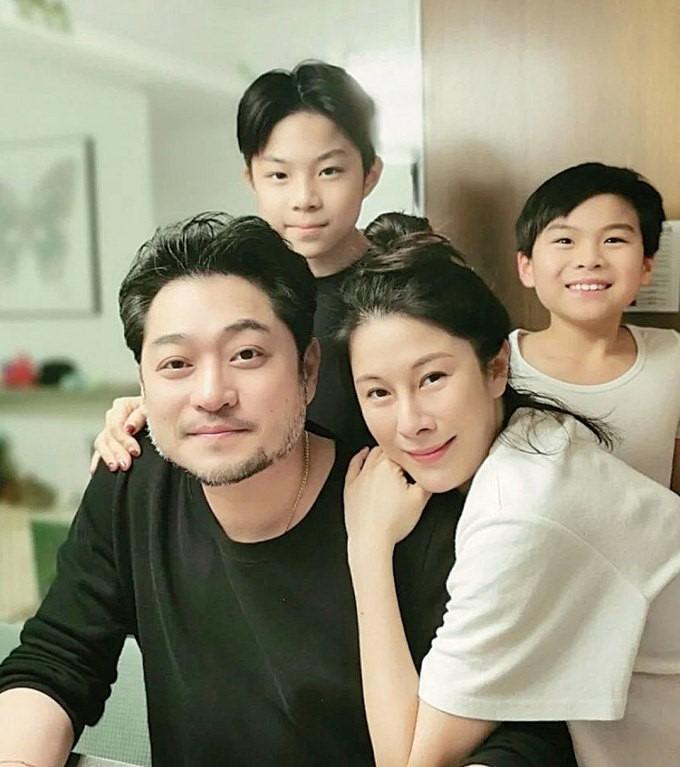 Chồng Á hậu ATV Lê Thục Hiền rao bán nhà ngay sau đám tang vợ-1