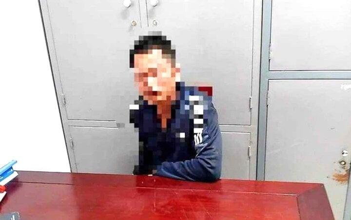 Thiếu nữ bị người đàn ông chặn đường giở trò đồi bại-1