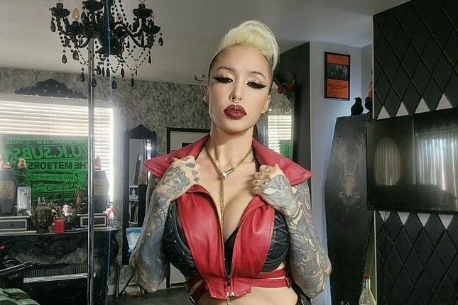 Người mẫu 30 tuổi bị tàu hỏa cán tử vong khi đang chụp hình sát đường ray-3