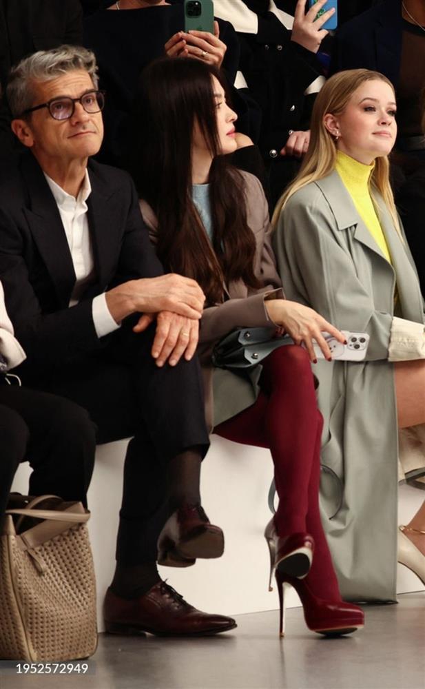 Khoảnh khắc tóc bay, mặt mộc của Song Hye Kyo hút hàng triệu người-3