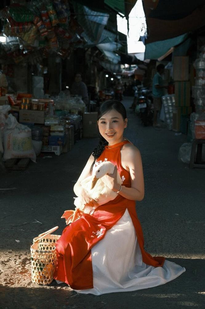 Trào lưu chụp ảnh Tết với con vịt đang khuấy đảo TikTok-5