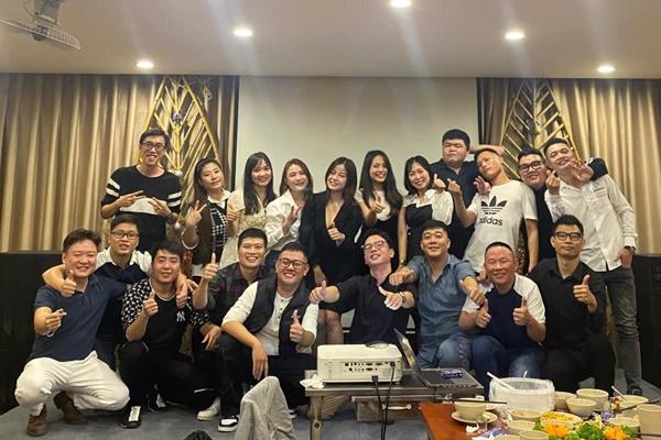 Họp lớp ĐH sau 20 năm ra trường, tôi chủ động thanh toán hóa đơn nhưng trúng giải 34 triệu, về nhà đọc tin nhắn sốc nặng-3