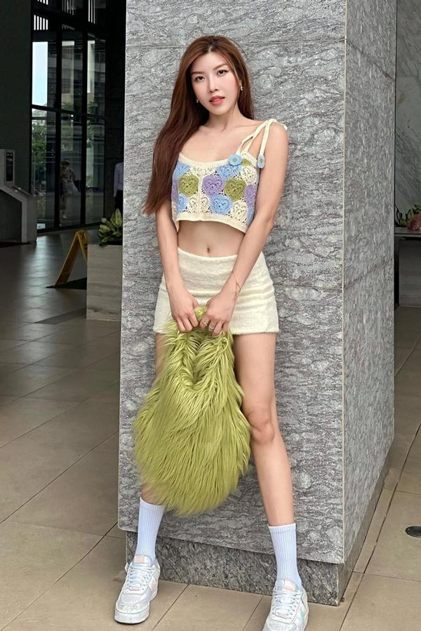 Chị đẹp Trang Pháp lăng xê mốt không nội y-5