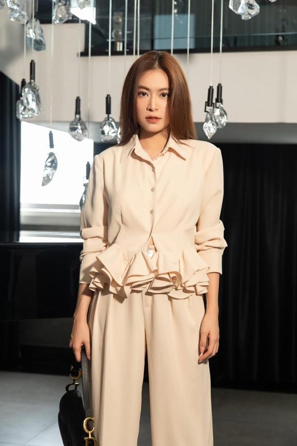 Chỉ sau vài tháng ở ẩn, Hoàng Thuỳ Linh lộ diện với ngoại hình lạ lẫm, vướng nghi vấn bầu bí?-6