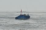 2 tàu cá ở Quảng Bình bị chìm trên biển, 3 người mất tích