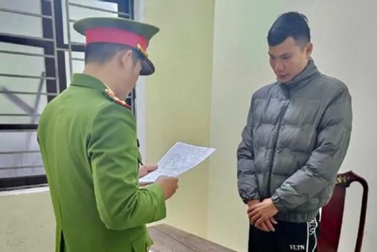 Shipper đang vận chuyển ma túy thì gặp công an