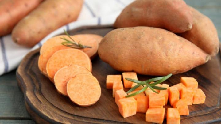 Vì sao khoai lang được cho là tốt hơn khoai tây?-1