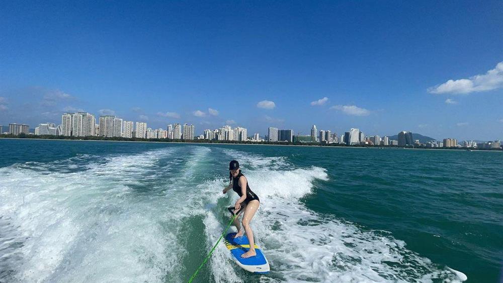 Bom gợi cảm gốc Việt U60 uống dầu thực vật để trẻ đẹp, giảm mỡ toàn thân nhờ 4 phút tập-6