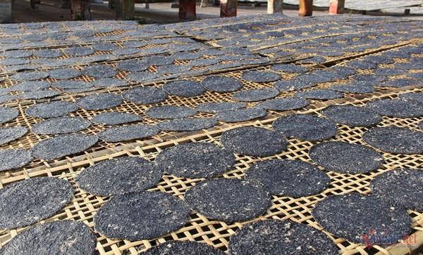 Đỏ lửa xuyên đêm làm loại bánh kỵ nhất mưa rét, người làng nghề tiết lộ bí kíp-8