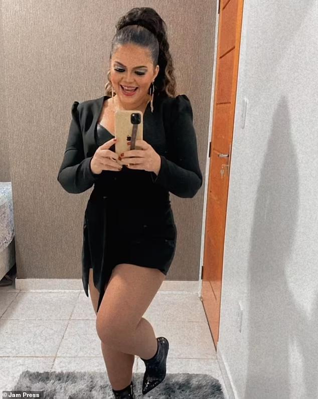 Nữ ca sỹ nổi tiếng qua đời ở tuổi 42 sau biến chứng khi phẫu thuật hút mỡ-3