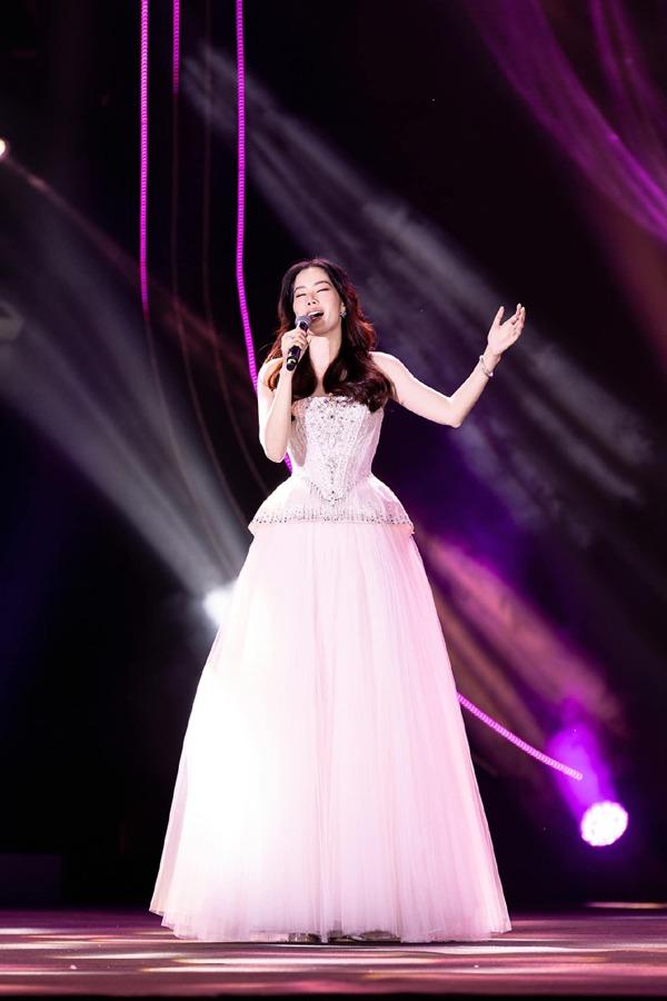 Thừa nhận nợ mẹ nuôi 4 tỷ đồng phải cật lực cày tiền trả, trước đó Nam Em có kinh tế ra sao?-4