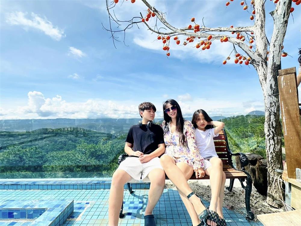 Vợ cũ Shark Bình khoe thành tích học tập ‘khủng’ của con gái, đa tài và biết kiếm tiền nhỏ-8