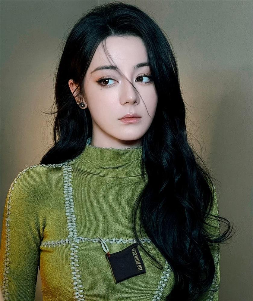 Nhan sắc Địch Lệ Nhiệt Ba hot nhất Weibo-8