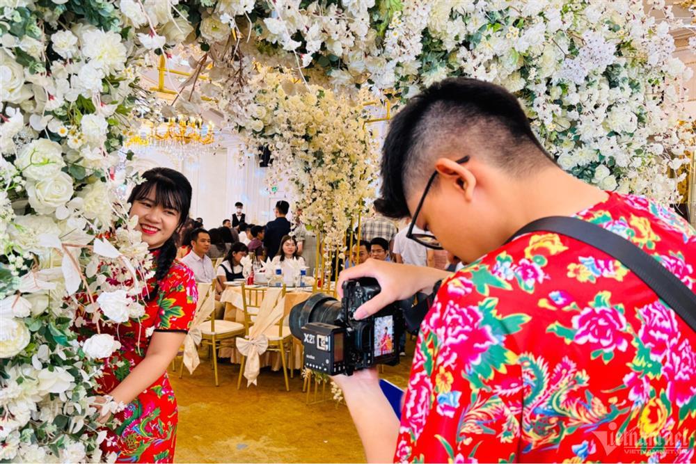 Nhóm khách diện chăn con công trong đám cưới ở Đồng Nai gây sốt mạng-3
