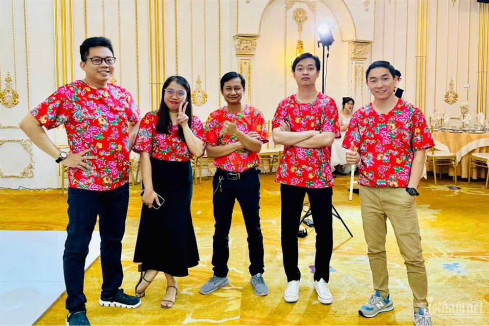 Nhóm khách diện chăn con công trong đám cưới ở Đồng Nai gây sốt mạng-4