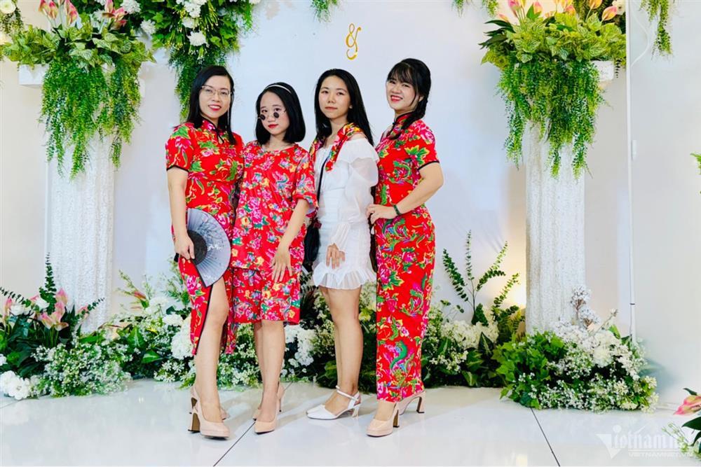 Nhóm khách diện chăn con công trong đám cưới ở Đồng Nai gây sốt mạng-5