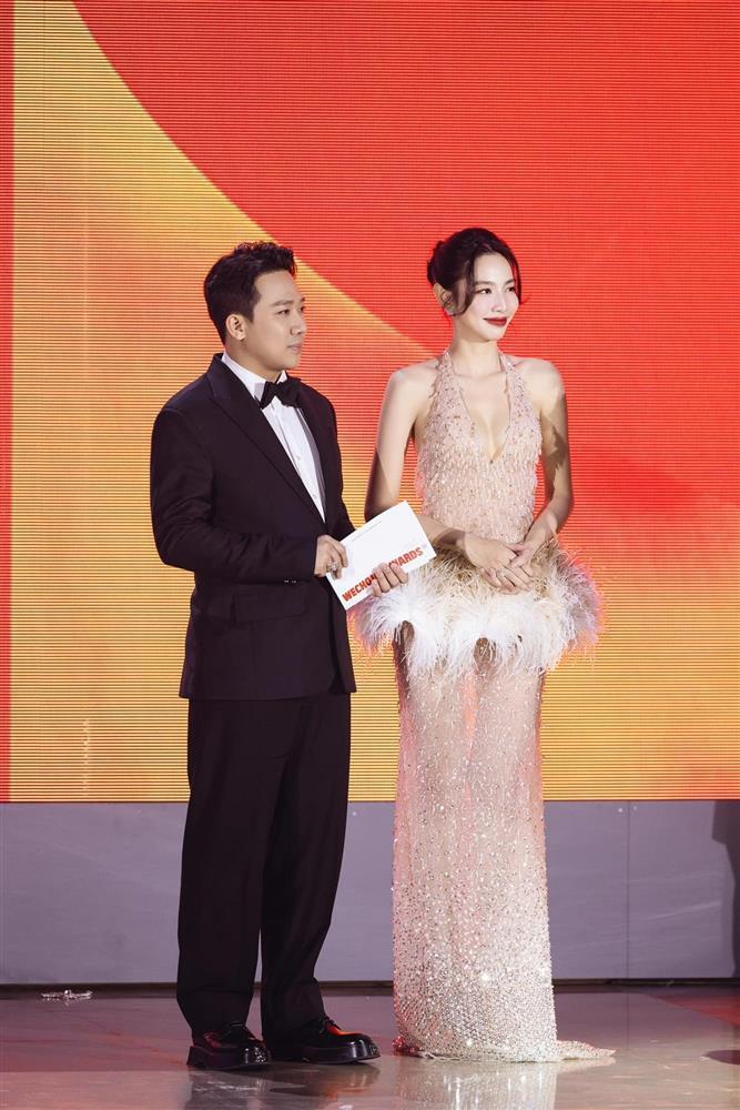 Tranh cãi Hoa hậu Thùy Tiên bị cắt sóng trên thảm đỏ