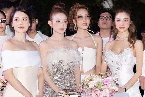 Cuộc sống xa hoa, viên mãn của Huyền Baby, Emily và Hạnh Sino sau 13 năm-2