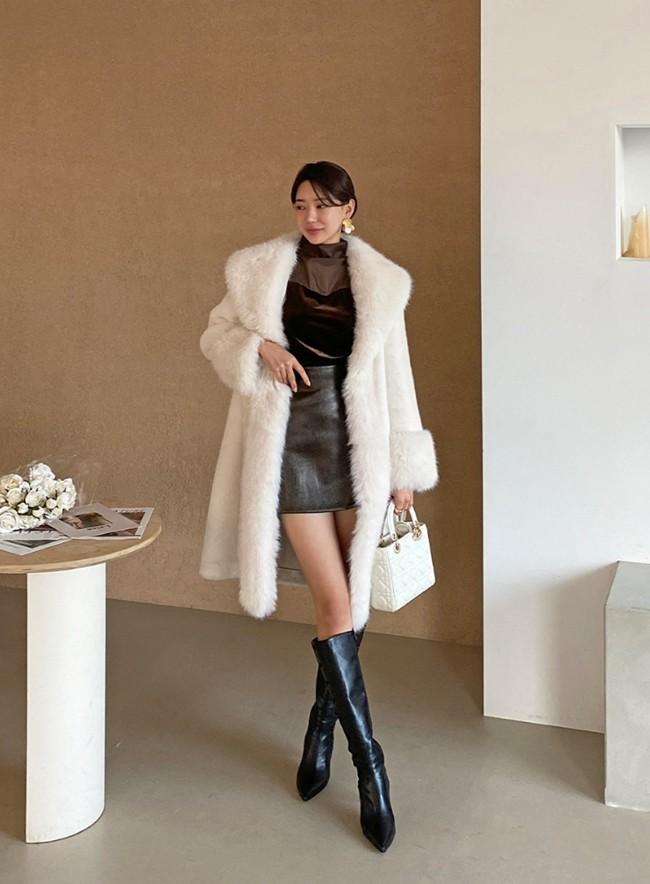 Cách diện đẹp áo khoác dáng dài trong những ngày buốt giá-3