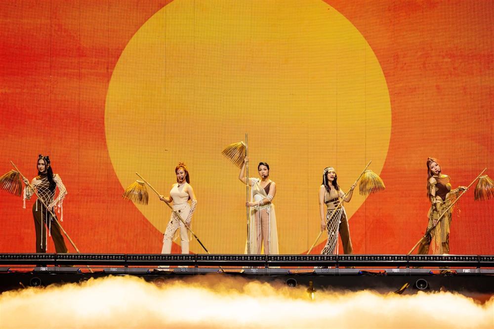 Chị đẹp Hồng Nhung hát sai lời?-4