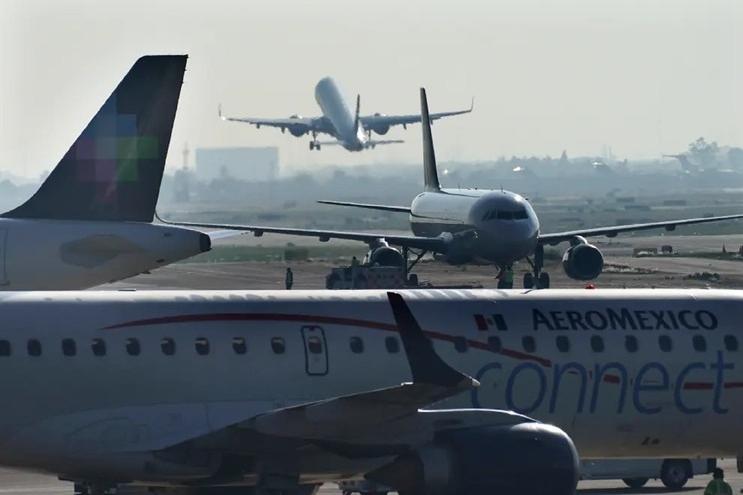 Máy bay chao đảo hạ cánh trên đường băng, 1 khách và 5 tiếp viên phải nhập viện-2