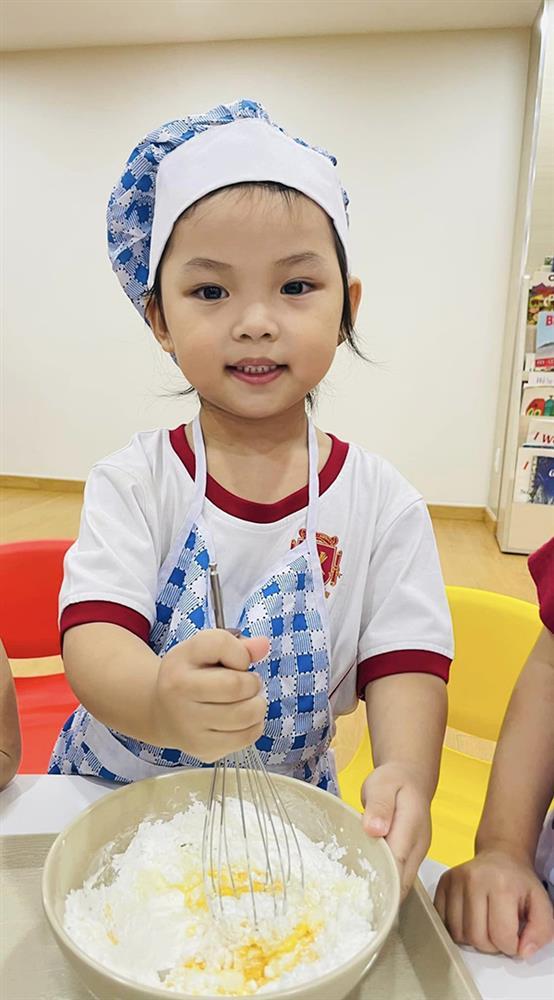 Vẻ ngoài đáng yêu của con gái Ưng Hoàng Phúc - siêu mẫu Kim Cương-3