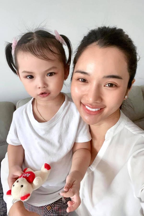 Vẻ ngoài đáng yêu của con gái Ưng Hoàng Phúc - siêu mẫu Kim Cương-7