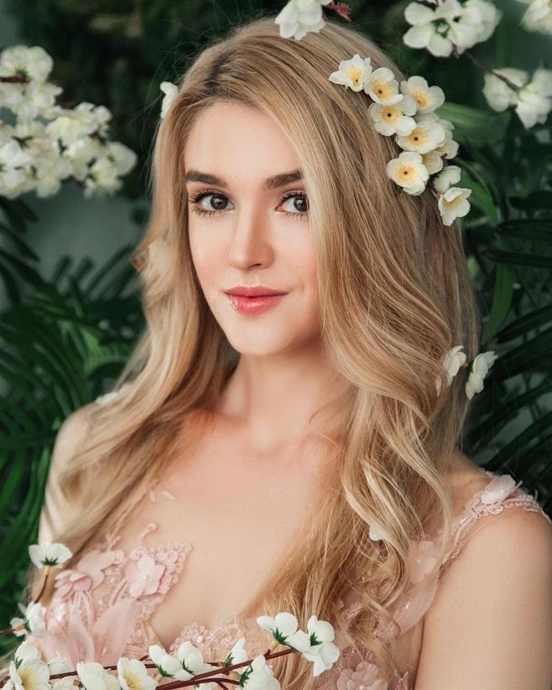 Cựu hoa khôi bóng chuyền Nga cao 1,82m, xinh như búp bê-5