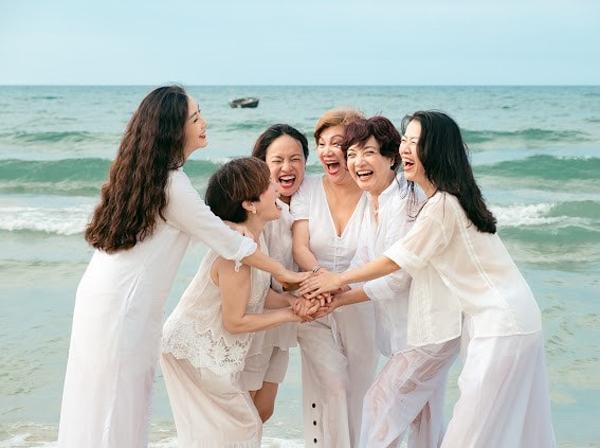 Hôn nhân đời thực của diễn viên VFC: Nghệ sĩ Tú Oanh đời tư kín tiếng để giữ bình yên-8