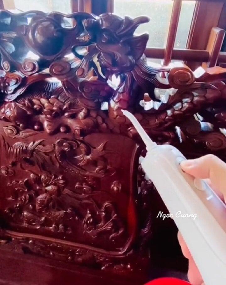 Dân mạng đua nhau khoe tuyệt chiêu làm sạch bàn ghế gỗ chạm trổ đón Tết-2