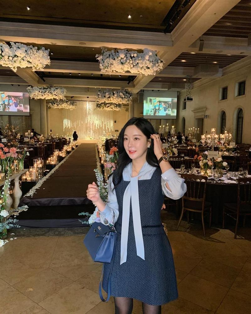 9 ý tưởng lên đồ dự tiệc cuối năm giúp bạn ghi điểm sang trọng, tinh tế-5