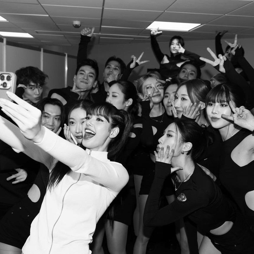 Lisa lộ bằng chứng đánh dấu chủ quyền với bạn trai tỷ phú?-4