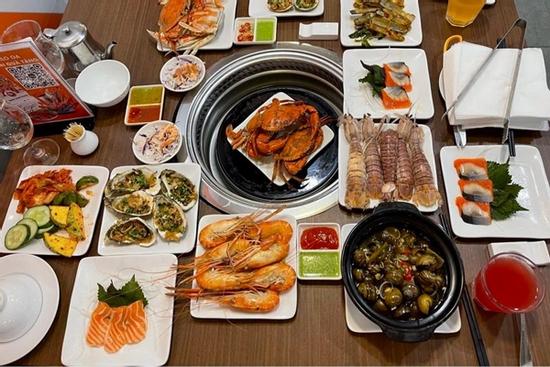 Vụ khách nhét 10kg hải sản vào túi mang về: Ăn buffet giống ăn cỗ lấy phần?