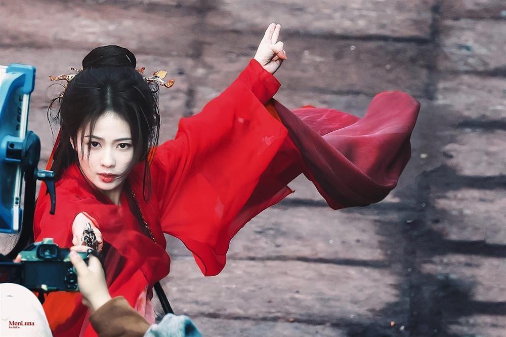 Bạch Lộc hóa mỹ nhân hồng y trong Bạch Nguyệt Phạn Tinh, nhan sắc gây sốt màn ảnh?-1