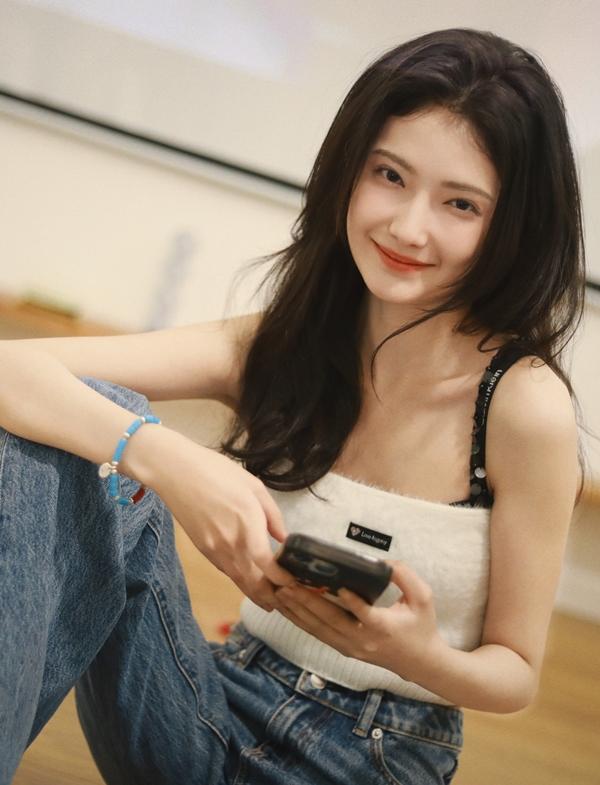 Mỹ nhân Tân Cương 10X đẹp lấn át Ngu Thư Hân-7