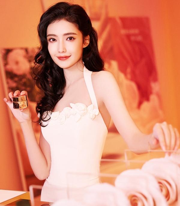 Mỹ nhân Tân Cương 10X đẹp lấn át Ngu Thư Hân-10