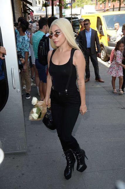 Lady Gaga biến hóa độc đáo với phong cách thời trang nữ cao bồi-5