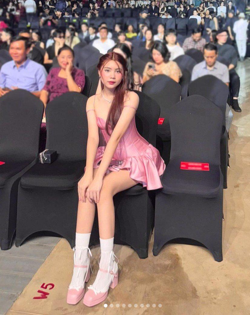 Ái nữ nhà MC giàu nhất Việt Nam diện váy ngắn khoe chân thon-2