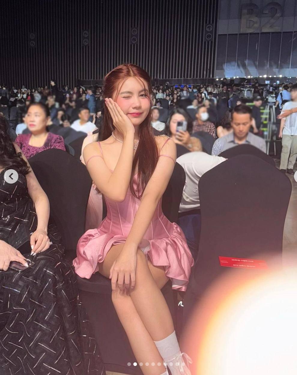 Ái nữ nhà MC giàu nhất Việt Nam diện váy ngắn khoe chân thon-3