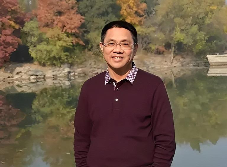 Cả làng góp tiền cho nam sinh nghèo vào đại học, 40 năm sau nhận cái kết bất ngờ-1