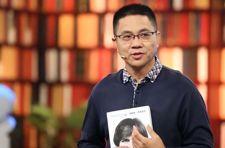 Cả làng góp tiền cho nam sinh nghèo vào đại học, 40 năm sau nhận cái kết bất ngờ-2