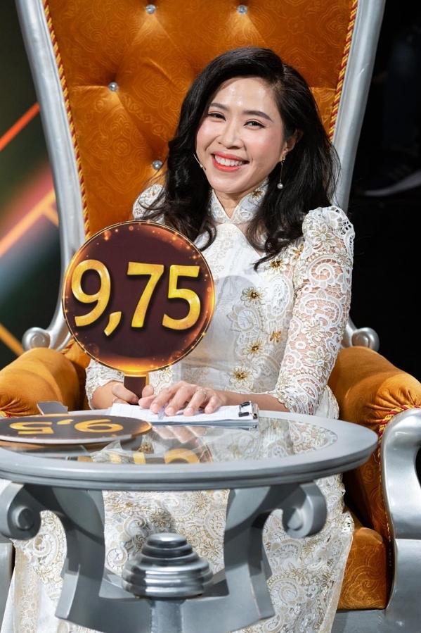 MC Quỳnh Hoa hiếm hoi tiết lộ cuộc sống hôn nhân hơn 26 năm, con gái duy nhất hiện du học tại nước ngoài-6