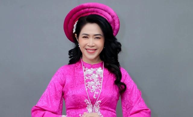 MC Quỳnh Hoa hiếm hoi tiết lộ cuộc sống hôn nhân hơn 26 năm, con gái duy nhất hiện du học tại nước ngoài-1