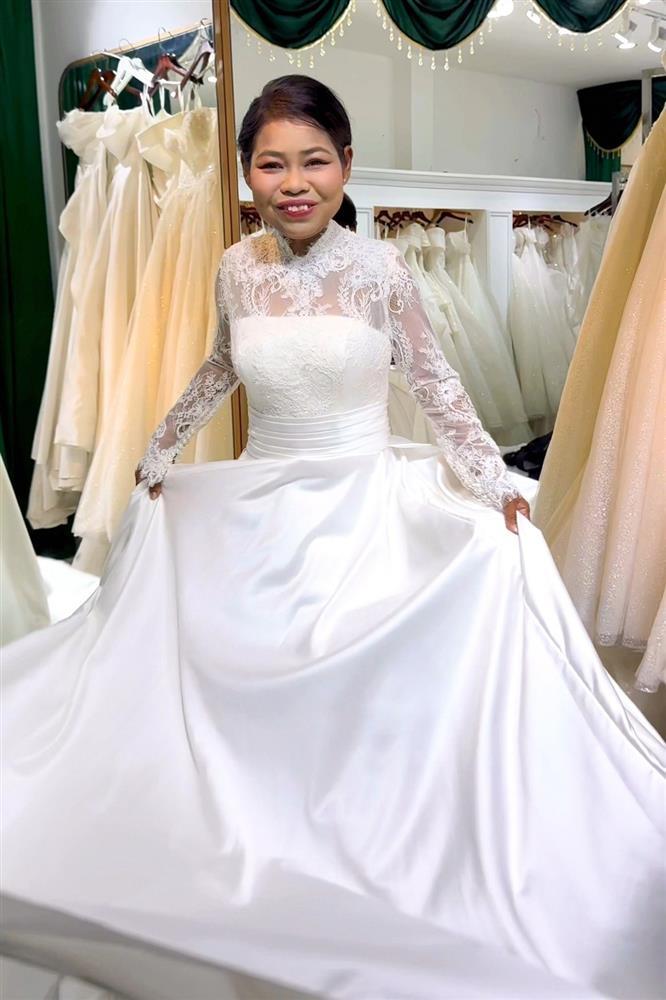 Chuyện xúc động sau bức ảnh cưới chú rể kém cô dâu 7 tuổi gây sốt ở Đà Nẵng-2