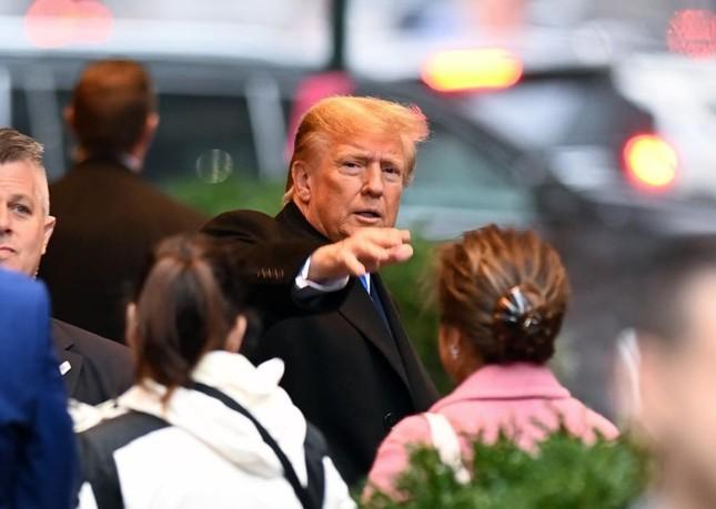 Ông Trump khiến các chuyên gia làm tóc bực mình-1