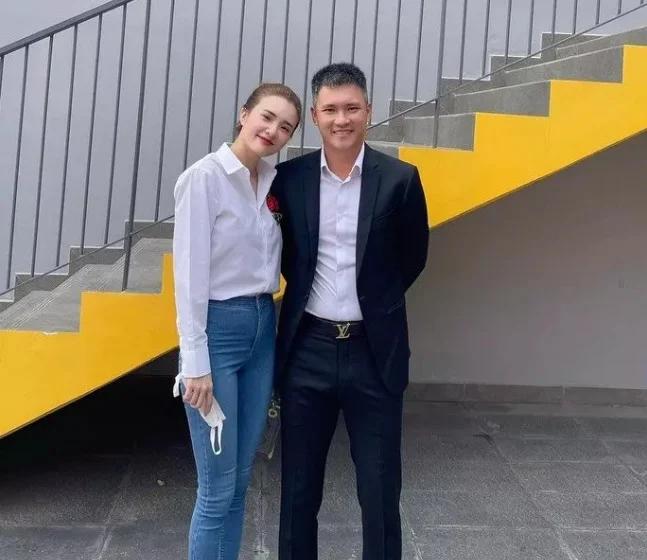 Em gái Công Vinh làm mẹ đơn thân khi con 1 tháng tuổi, 7 năm xa xứ đi kiếm tiền, giờ con gái lớn xinh hệt mẹ-1