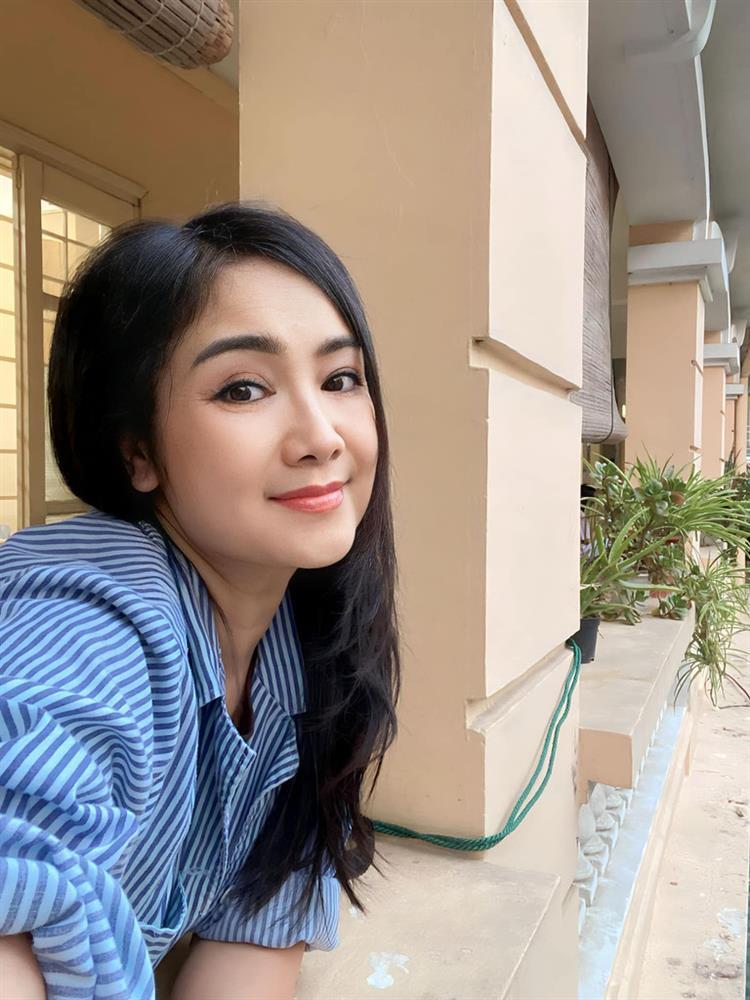 55 tuổi, NSND Thu Hà vẫn trẻ đẹp bất chấp thời gian-4