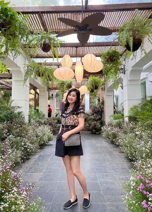 55 tuổi, NSND Thu Hà vẫn trẻ đẹp bất chấp thời gian-6