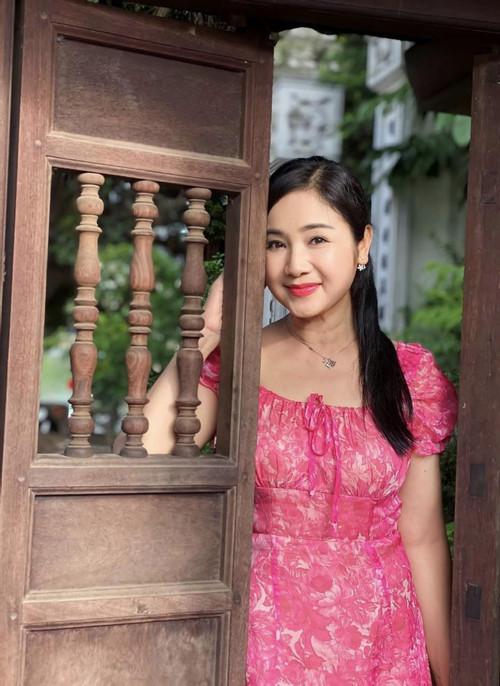 55 tuổi, NSND Thu Hà vẫn trẻ đẹp bất chấp thời gian