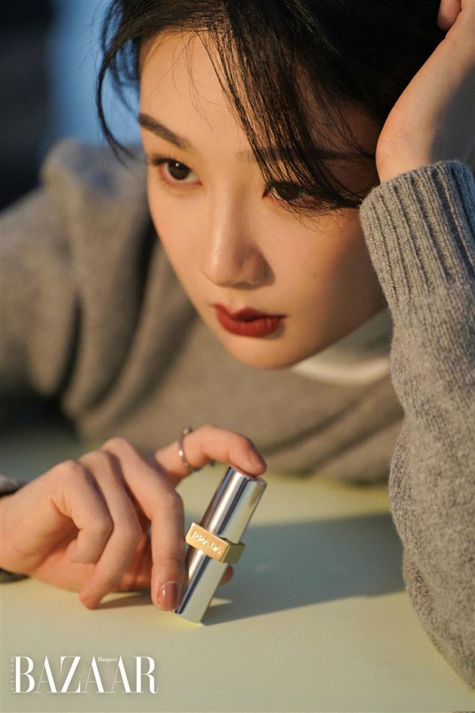 Được Prada trao danh phận, Dương Tử ngày càng có gu, bộ ảnh mới ngập khí chất-1